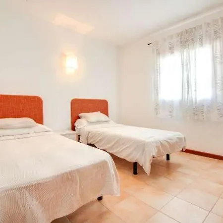 Sleeps 4 Pool Wifi