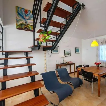 Sleeps 4 Pool Wifi Lejlighed