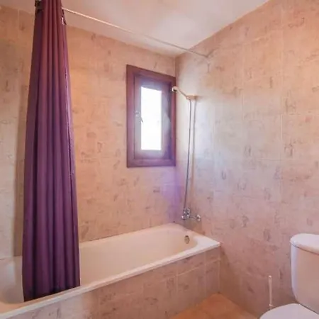 Sleeps 4 Pool Wifi * Charco del Palo